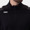 JAKO Ziptop CLASSICO – Wygodna bluza zapinana na zamek błyskawiczny do treningu i uprawiania sportu. Design tej bluzy treningowej został zredukowany do tego, co najważniejsze. Bluzka zapinana na suwak CLASSICO ma klasyczne barwy drużynowe. Zamek błyskawiczny z przodu, mankiety i góra wykończone elastyczną lamówką oraz garaż zamka gwarantują wyjątkowo wysoki komfort noszenia. Zintegrowany system JAKO KEEP DRY odprowadza wilgoć wytwarzaną przez ciało bezpośrednio na powierzchnię materiału. Dzięki temu bluza z zamkiem błyskawicznym pozostaje sucha, sportowiec nie wychładza się i czuje się komfortowo w bluzie z zamkiem błyskawicznym CLASSICO nawet przy największym wysiłku. Bluzka zapinana na suwak dostępna jest w 10 różnych kolorach i rozmiarach 128-164 dla dzieci oraz S-3XL dla kobiet i mężczyzn.