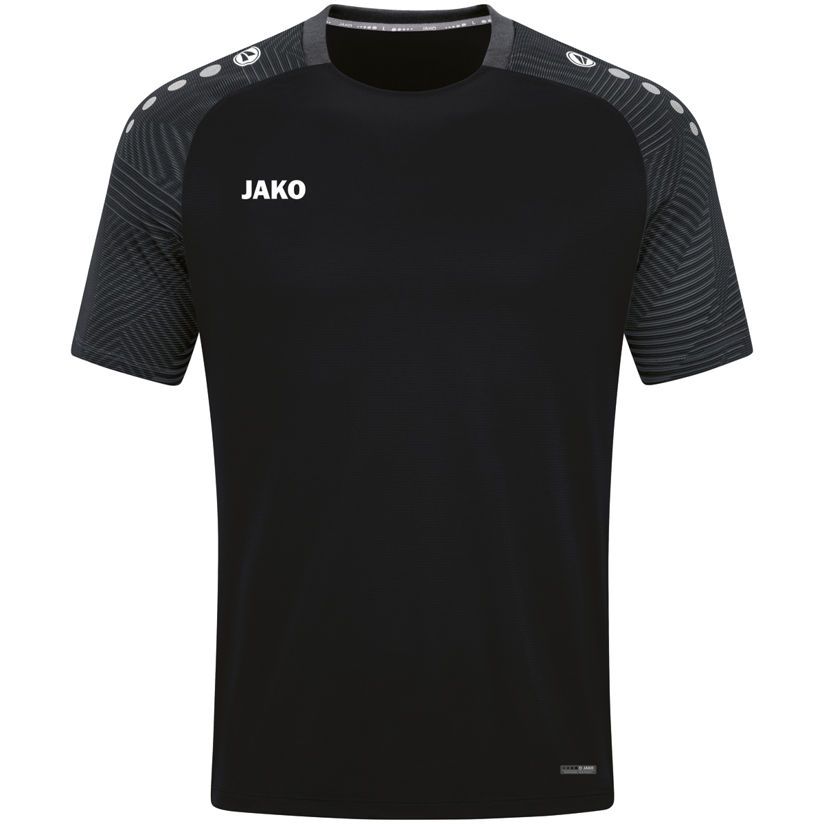 T-shirt z naszej linii Teamline Performance zachwyca grafiką i dynamicznymi elementami w żakardowym rękawie. Zrównoważony T-shirt JAKO Performance jest wykonany w 100% z poliestru pochodzącego z recyklingu.